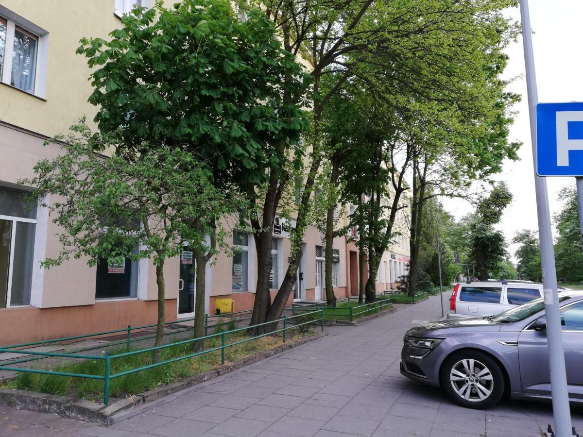 Mieszkanie Kawalerka Торунь Экстерьер фото