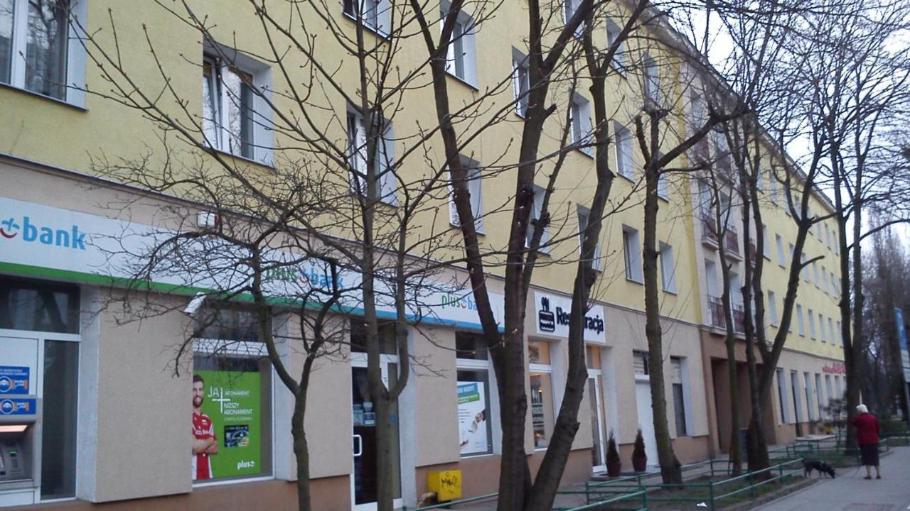 Mieszkanie Kawalerka Торунь Экстерьер фото