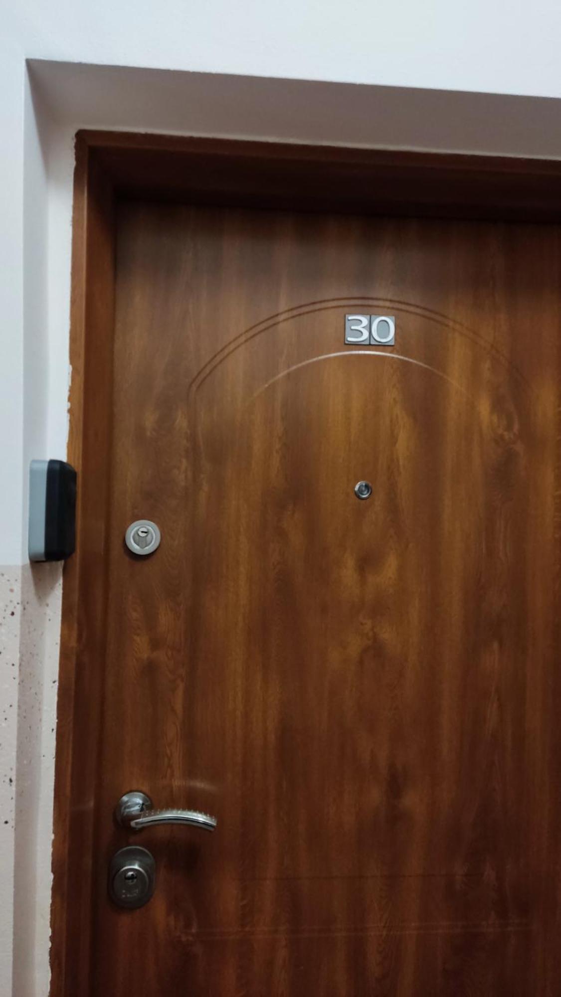 Mieszkanie Kawalerka Торунь Экстерьер фото